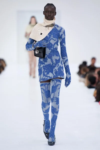 Look 37